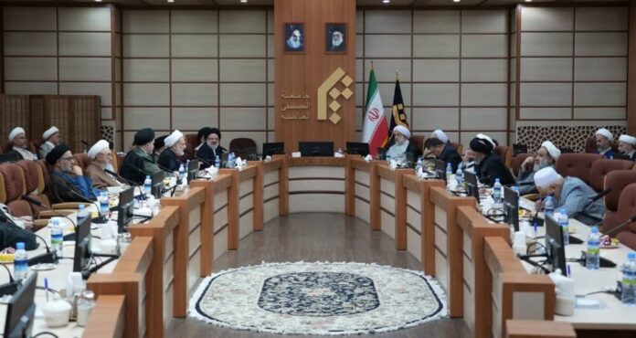 مغرب کی مادی تہذیب کا واحد مقابلہ خالص اسلام اور اسلامی انقلاب سے ممکن ہے: ڈاکٹر عباسی